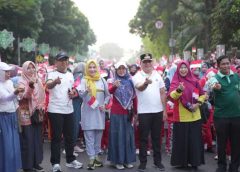 Walikota Metro Membuka Jalan Sehat Memperingati HAN Ke-41