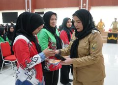 Wali Kota Bandar Lampung Salurkan THR dan Insentif bagi PPPK serta Kader Pelayanan Masyarakat