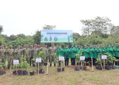 Riahkan HUT Ke-80 Persit KCK, Persit Cabang XXXI Kodim 0411/KM Hijaukan Lingkungan Melalui Aksi Tanam Pohon