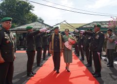 Prajurit dan PNS Korem 043/Gatam Sambut Kedatangan Calon Kasrem di Kota Metro