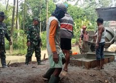TNI dan Warga Purwoadi Cor Pondasi Tiang Jembatan Garuda, Kakam Sampaikan Terima Kasih kepada Presiden dan TNI