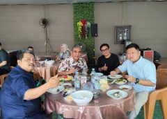 Di Sela Kunjungan Kerja, Ketua MPR Ahmad Muzani Nikmati Pindang Salmon dan Promosikan Kuliner Lampung