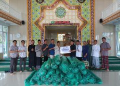 YBM BRILiaN Salurkan 74 Gulung Karpet Sajadah di Pringsewu dan Tanggamus, Tingkatkan Kenyamanan Ibadah Jamaah
