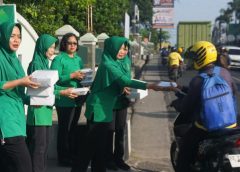 Jumat Berkah Persit KCK Koorcab Rem 043 PD XXI/Radin Inten, Tebar Kepedulian Melalui Aksi Berbagi