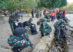 Prajurit Korem 043/Gatam Dukung Penuh Gerakan Raden Inten ASRI, Bersihkan Pantai Pasir Putih