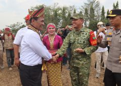 MENTAN RI BERSAMA WAMENHAN DAN KASAU TINJAU PEMBIBITAN KOPI-KAKAO DI LAMPUNG TENGAH