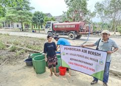 PT.SPM 1 mesuji  Salurkan Bantuan Air Bersih untuk Warga Di dua Desa