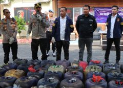 Konferensi Pers Polres Way Kanan Ungkap Kasus Tindak Pidana Curas Ranmor di 5 TKP dan Penyalahgunaan BBM yang Disubsidi Pemerintah